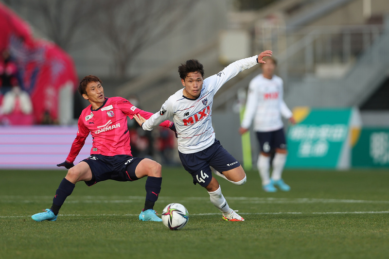 東京vs広島「対極の攻防戦」／北條聡（サッカーライター）